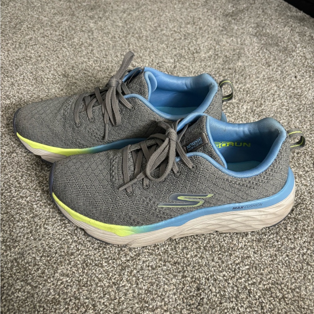 Skechers Go Run Max Cushions Women’s Shoes 8